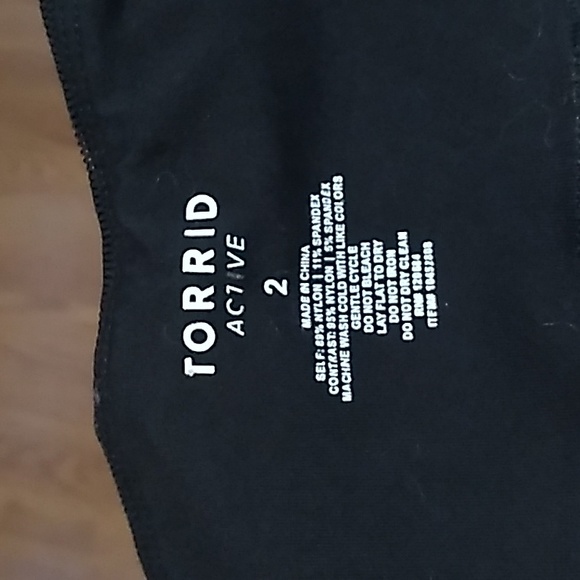 COPY - TORRID ACTIVE CROPPED CAPRI PANTS SIZE 2 STARS - Picture 6 of 7